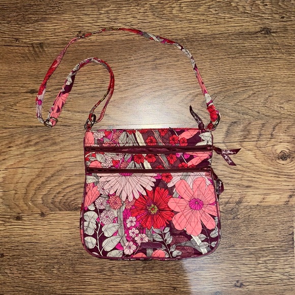 Vera Bradley Handbags - Vera Bradley Crossbody Phone Charging Bag